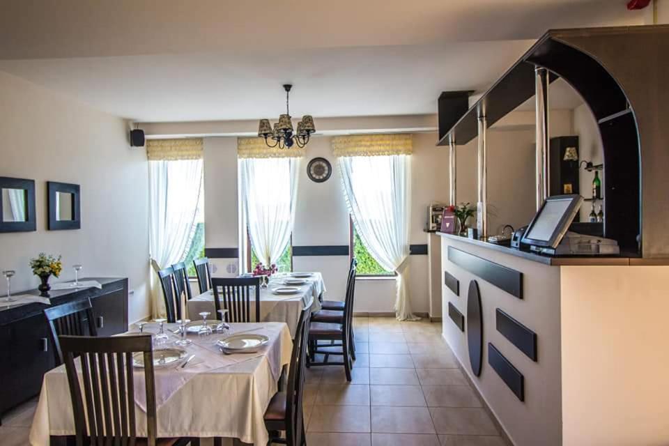 Pensiunea Perla Neamtului Minastirea Neamt Bagian luar foto